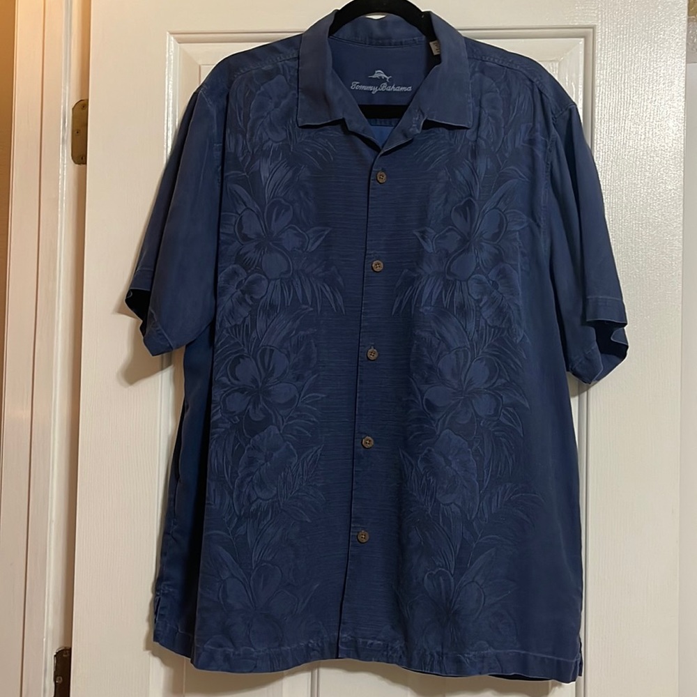 Tommy Bahama Shirt Men's XL Button Up Silk Short Sleeve Blue Tropical Men.